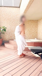 はうぅ……っ♡はだけた隙間からお肉がヒクついてる…！？