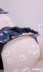 食い込んでる。