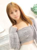 長谷部こなつ(22)