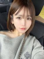 あい(22)