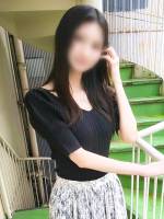 エミリ(25)