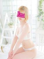 エマ(22)
