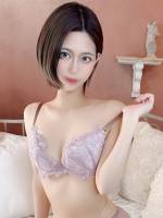 あみな【黒髪モデル系細身美女】(25)