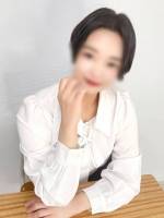 山下ゆうき先生(28)